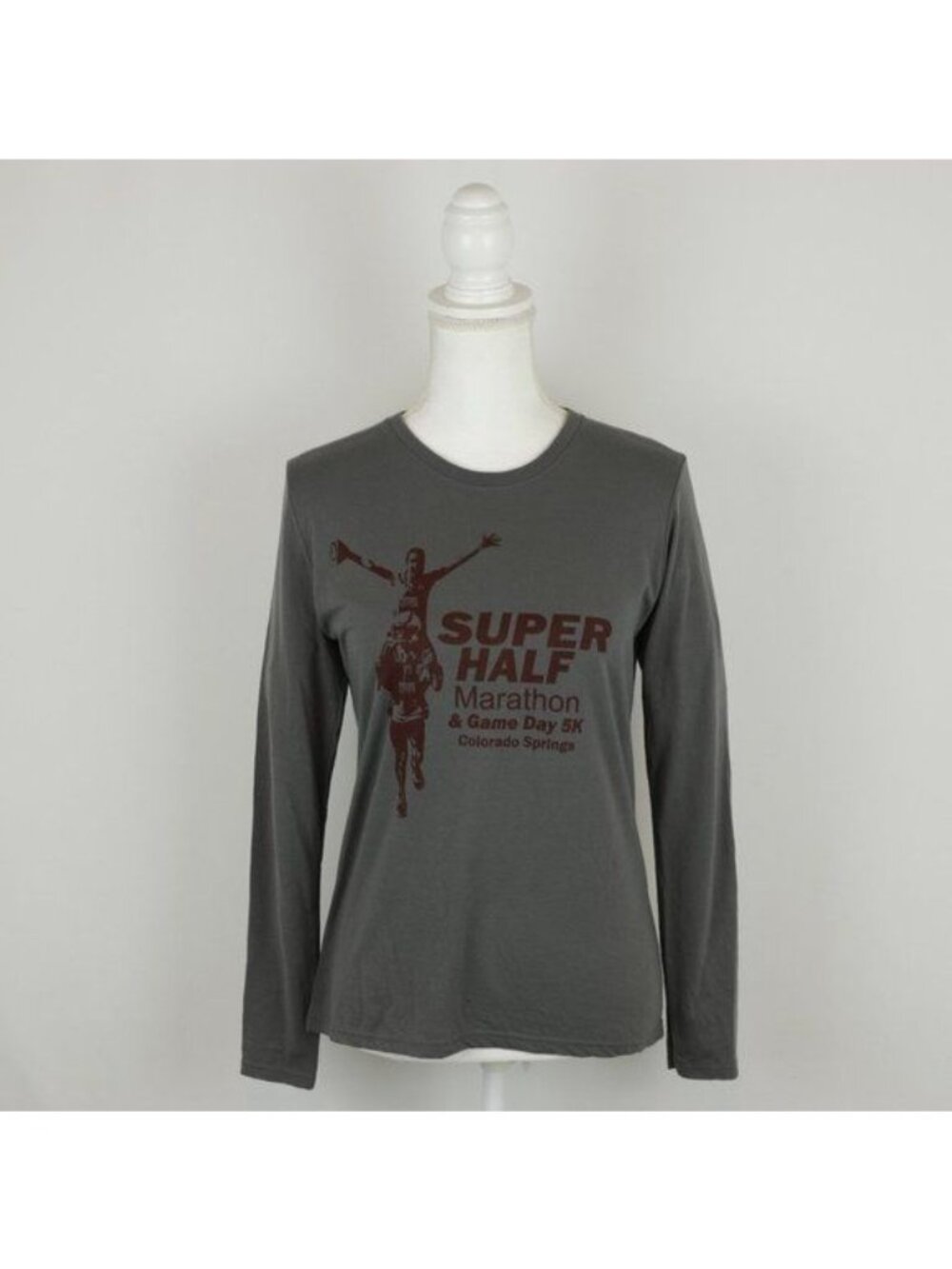 Gildan Performance Women's Medium Gray Red Graphic Crewneck Long Sleeve Tee